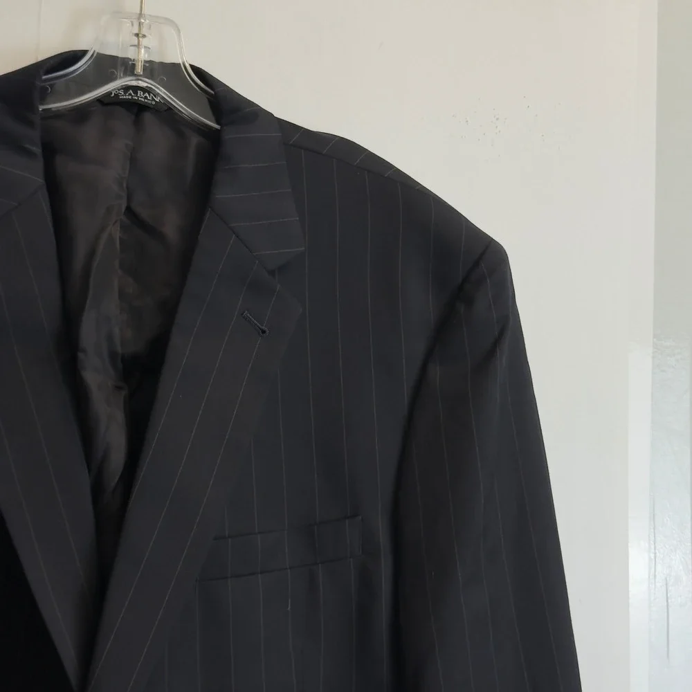 Jos A Bank Signature Collection Mens 46S Navy Pinstripe‎ Wool Suit Gordon 40X28